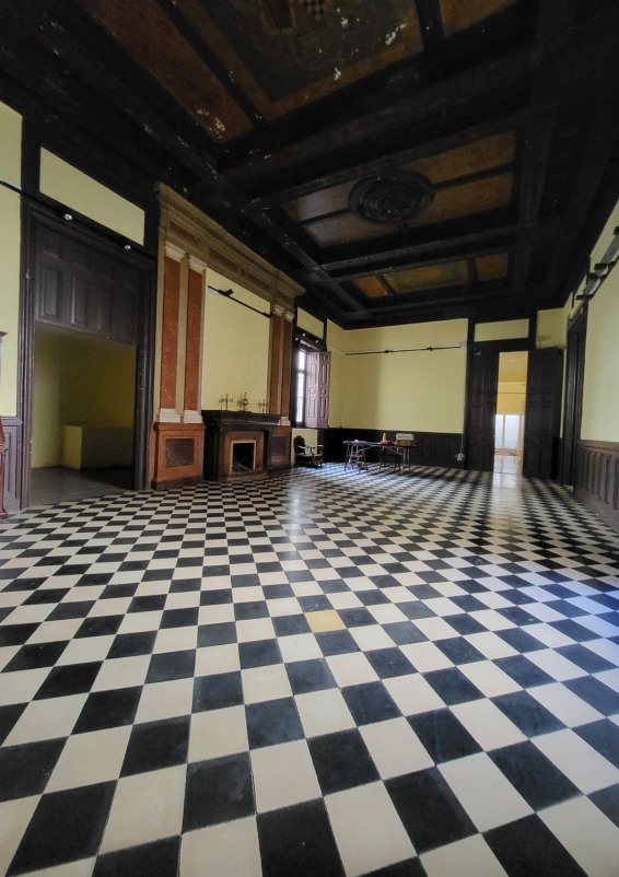 Antiguo palacio en el centro de Barcelona