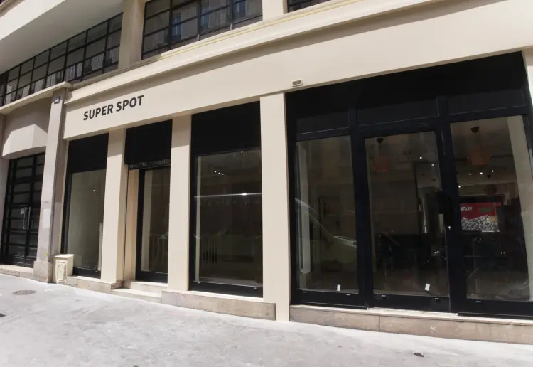SuperSpot – 200 m² d’élégance avec 11 m de vitrine dans le Marais (Paris 3ᵉ)