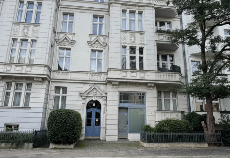 Bright & Flexible Studio with Private Downstairs Space –Perfect for Yoga, Workshops & Creative Event