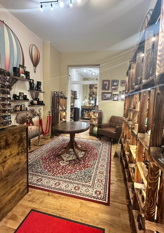 Elegant “Old Money” Boutique Space in Prenzlauer Berg – Perfect for Showroom, Events, Creativity