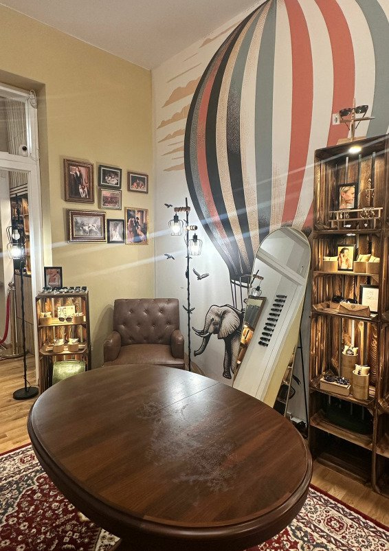 Elegant “Old Money” Boutique Space in Prenzlauer Berg – Perfect for Showroom, Events, Creativity