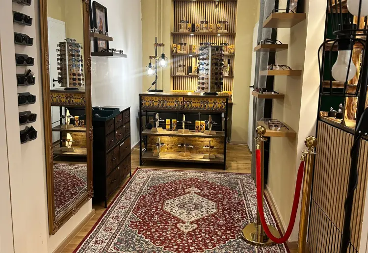 Elegant “Old Money” Boutique Space in Prenzlauer Berg – Perfect for Showroom, Events, Creativity
