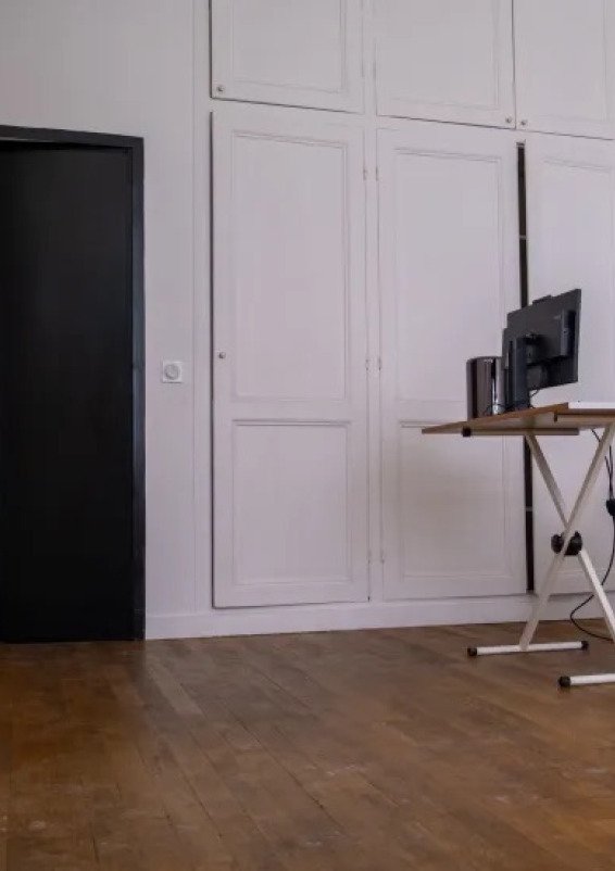Loft Industriel Parisien pour Productions Créatives