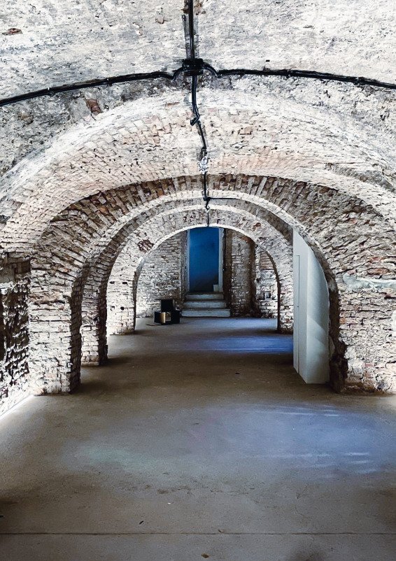 Spazio Below