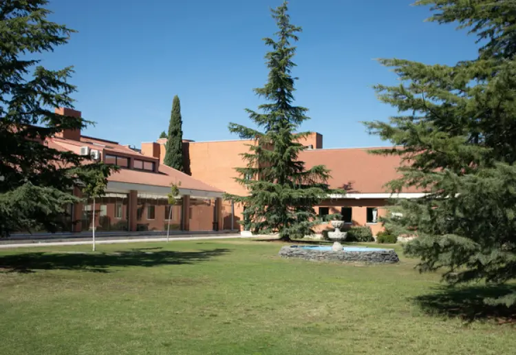 Espacio Corporativo con Alojamiento Próximo a Madrid