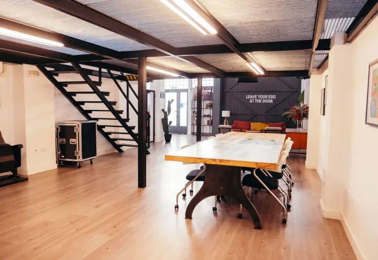 Espacio multiusos con oficina en zona Tetuan