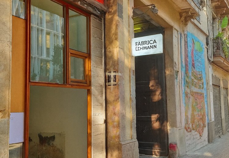 Espacio industrial en calle peatonal, Consell de Cent