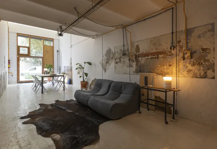 Espacio industrial en calle peatonal, Consell de Cent