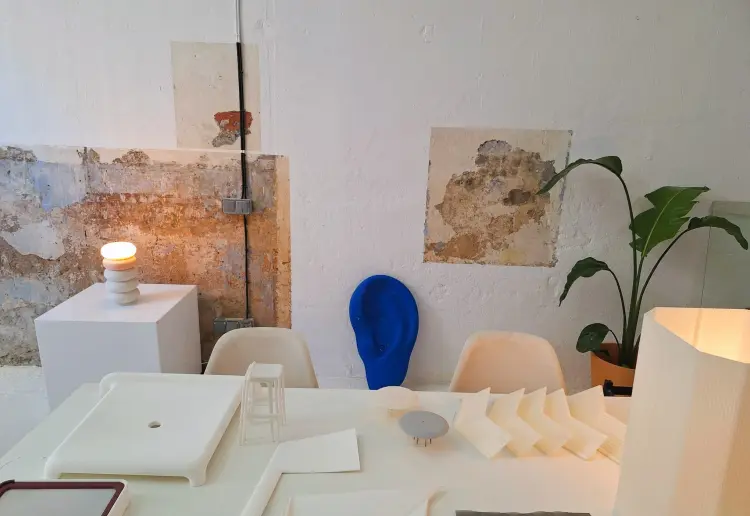 Espacio industrial en calle peatonal, Consell de Cent