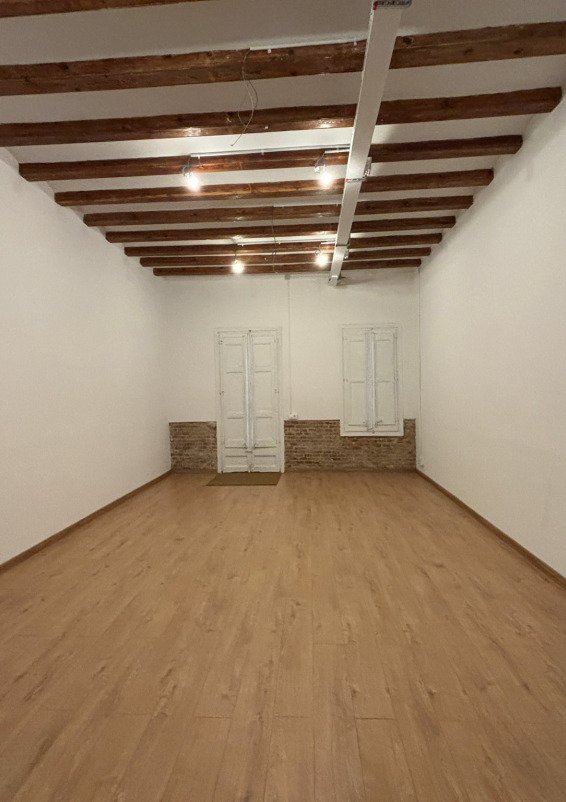 Espacio polivalente urbano en Poble Sec