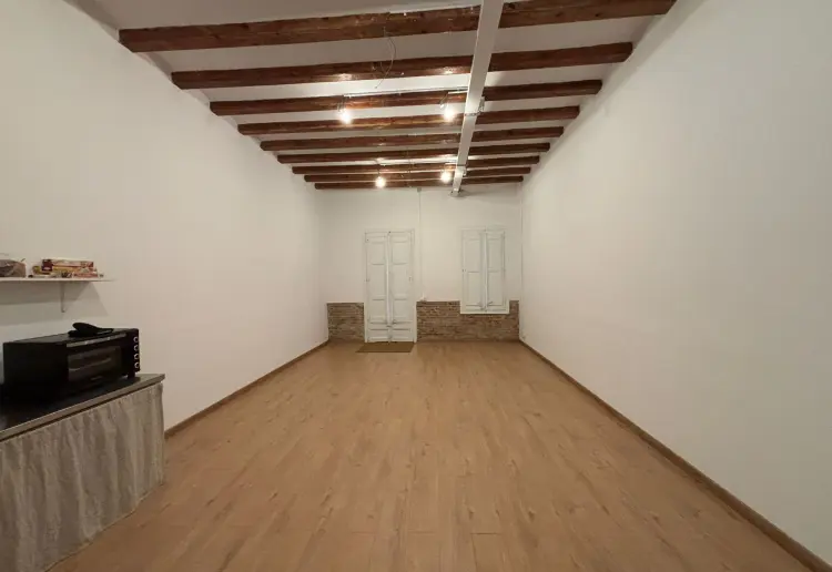 Espacio polivalente urbano en Poble Sec