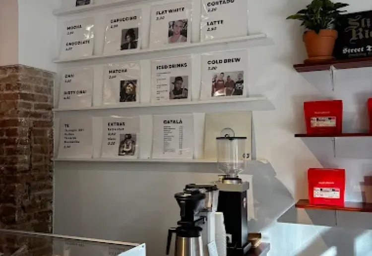 Espacio polivalente urbano en Poble Sec