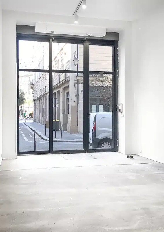 A flexible space combining light and elegance in the Marais