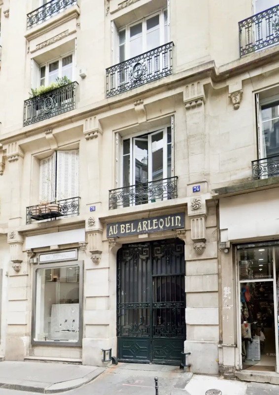 An open-plan venue in the Marais