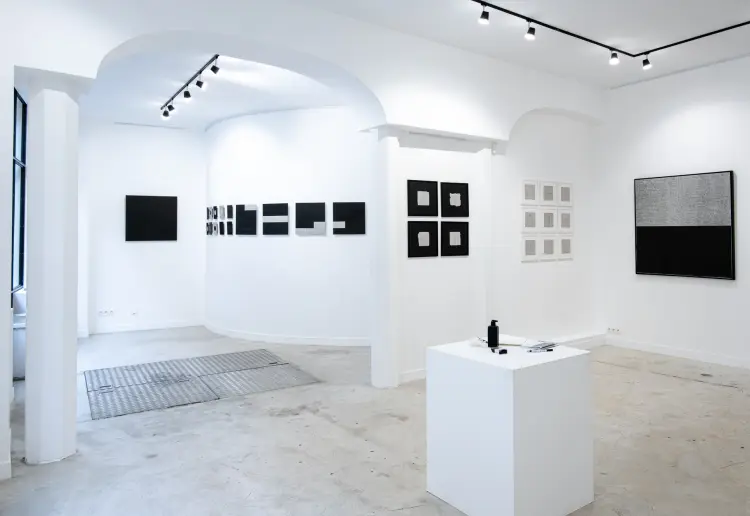 Showroom/Art gallery Paris Center