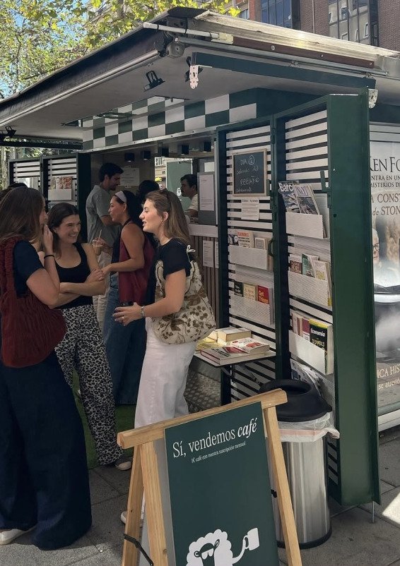 Quiosco reformado para la venta de café especializado