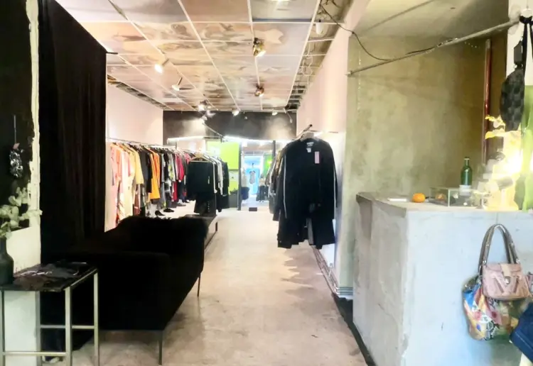 Store and gallery