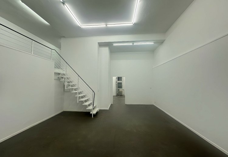 Zentral gelegene Ladenfläche, renommierter und qualitativ hochwertiger Kunstraum mit lokaler Bekannt