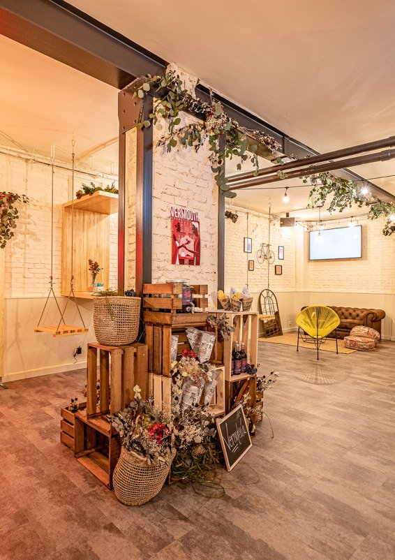 Espacio creativo a pie de calle para eventos corporativos, pop-ups y presentaciones en Madrid