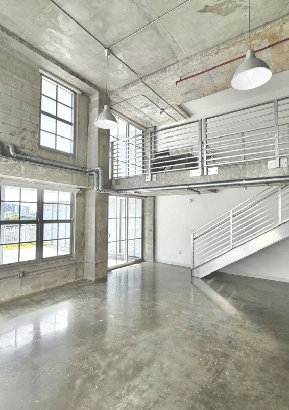 Daylight Loft Studio in Wynwood with Natural Light & Huge Outdoor Rooftop with Stunning city views