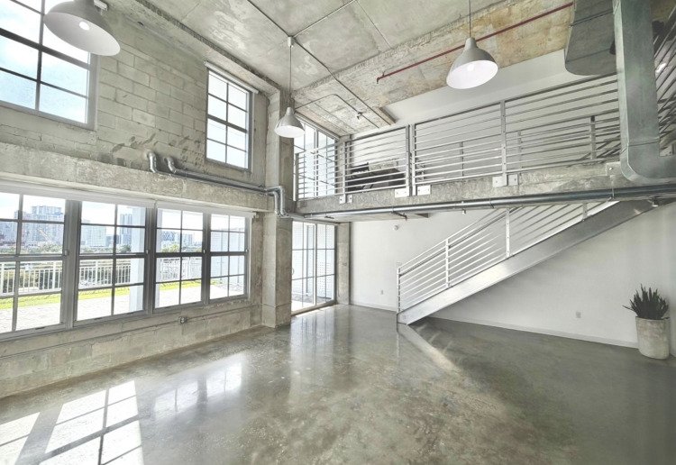 Daylight Loft Studio in Wynwood with Natural Light & Huge Outdoor Rooftop with Stunning city views