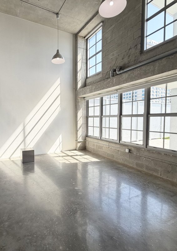 Daylight Loft Studio in Wynwood with Natural Light & Huge Outdoor Rooftop with Stunning city views