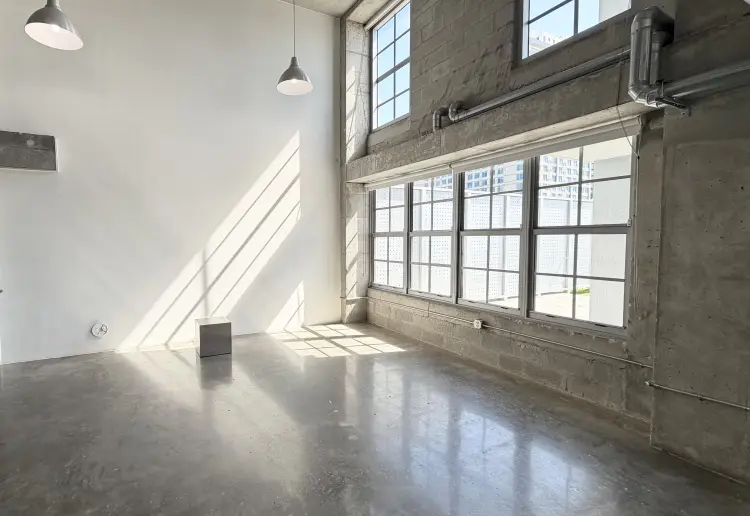 Daylight Loft Studio in Wynwood with Natural Light & Huge Outdoor Rooftop with Stunning city views