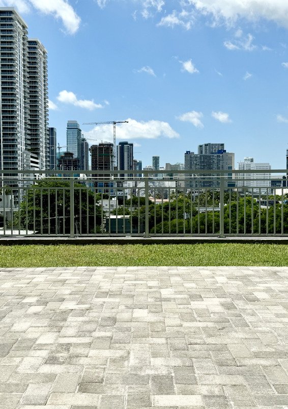 Daylight Loft Studio in Wynwood with Natural Light & Huge Outdoor Rooftop with Stunning city views