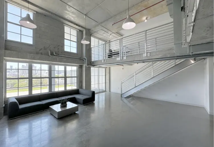 Daylight Loft Studio in Wynwood with Natural Light & Huge Outdoor Rooftop with Stunning city views