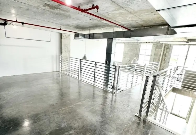 Daylight Loft Studio in Wynwood with Natural Light & Huge Outdoor Rooftop with Stunning city views