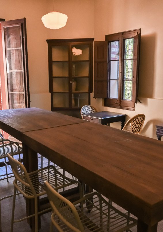 Espacio versátil para eventos y workshops con jardín en Caldes d’Estrac