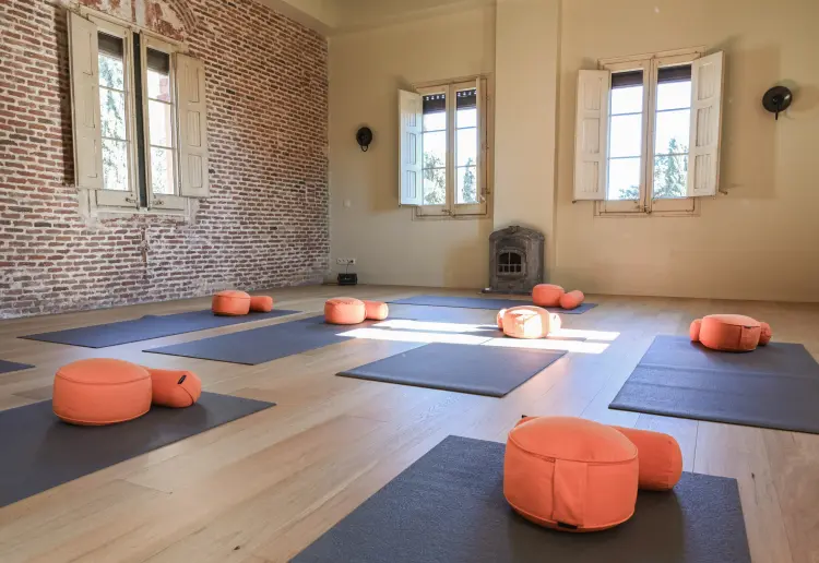 Espacio versátil para eventos y workshops con jardín en Caldes d’Estrac