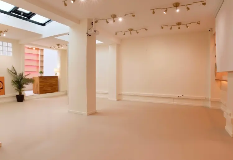 SuperSpot – 200 m² d’élégance avec 11 m de vitrine dans le Marais (Paris 3ᵉ)