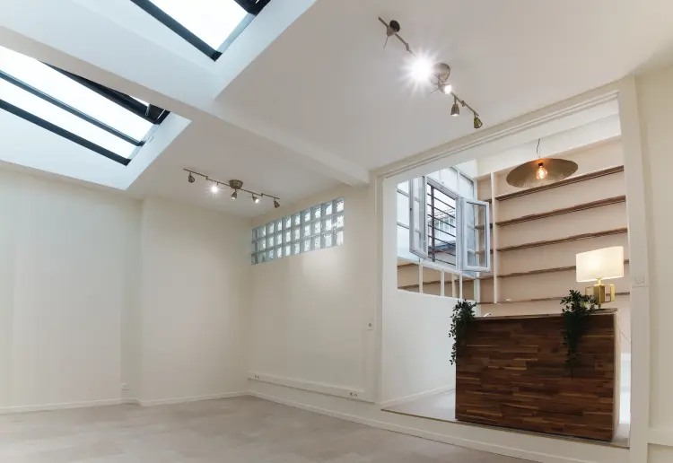 SuperSpot – 200 m² d’élégance avec 11 m de vitrine dans le Marais (Paris 3ᵉ)
