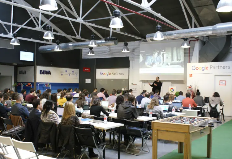 Salón espacioso en Madrid para eventos o rodajess.