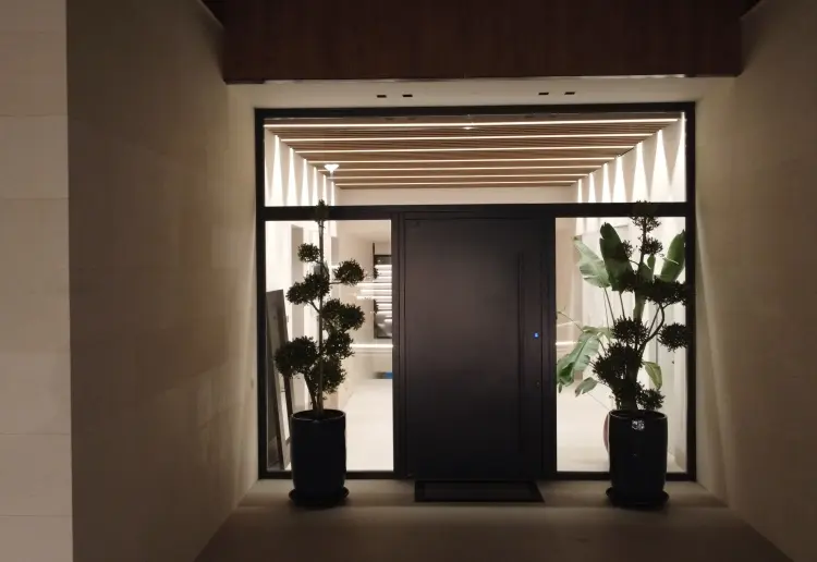 VIVIENDA UNIFAMILIAR MODERNA CON PISCINA