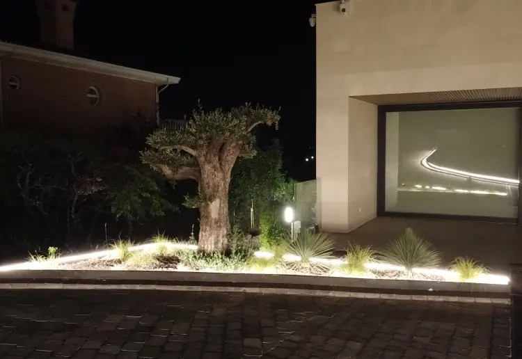 VIVIENDA UNIFAMILIAR MODERNA CON PISCINA
