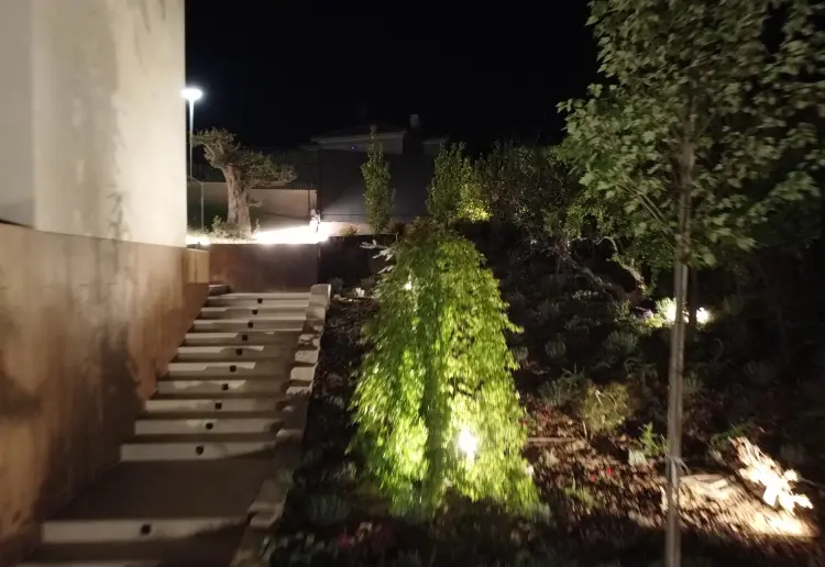 VIVIENDA UNIFAMILIAR MODERNA CON PISCINA