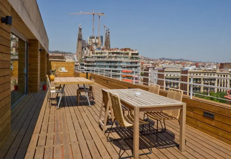 Ático junto a Sagrada Familia