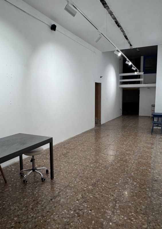 Espace multifonctionnel avec vitrine près du Palau de la Música