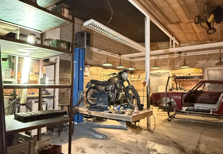 Race Car Garage
