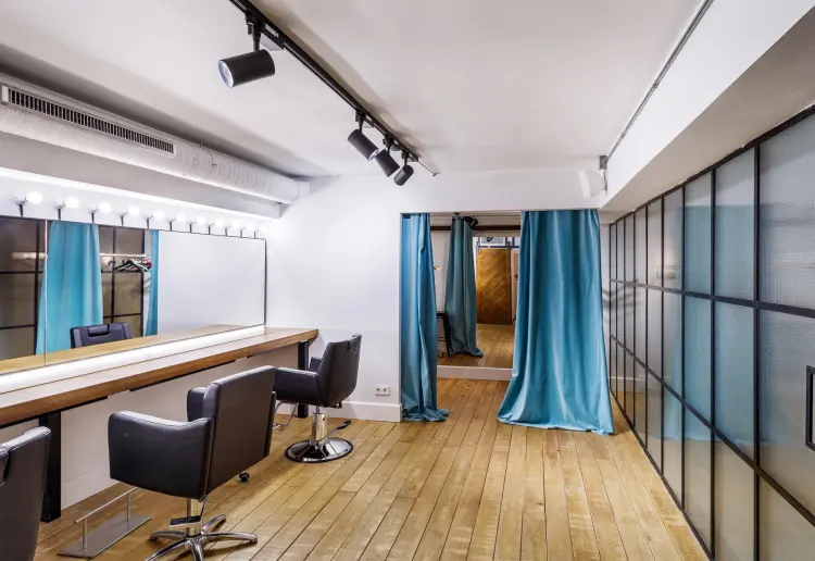 Nuevo espacio diáfano con luz natural y entrada para vehiculos