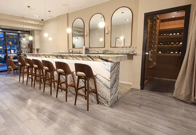 Modern Mediterranean-style restaurant in the heart of Valencia