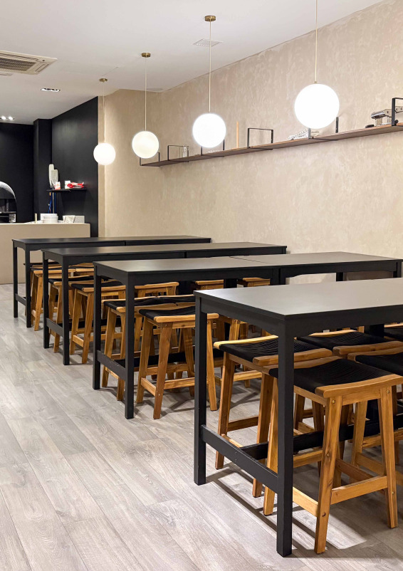 Modern Mediterranean-style restaurant in the heart of Valencia
