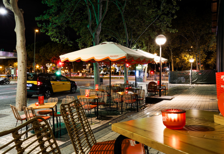 Local amplio y alto en Pedralbes