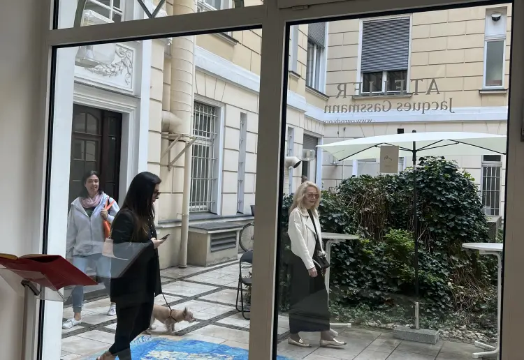 Elegant Art Gallery Space in the Prestigious  Kurfürstendamm  Art District