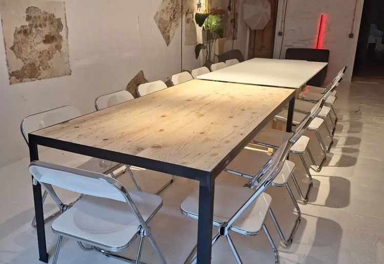 Espacio industrial en calle peatonal, Consell de Cent