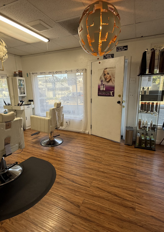 Retail Space for Even Sale or Photo Shut or Meeting