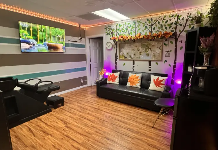 Retail Space for Even Sale or Photo Shut or Meeting