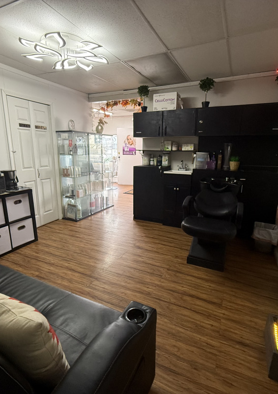 Retail Space for Even Sale or Photo Shut or Meeting